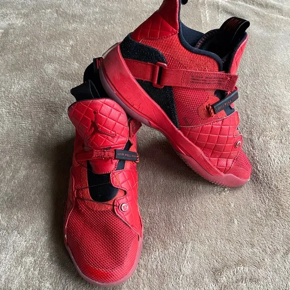 Air Jordan XXXIII (GS) Basketball Shoes