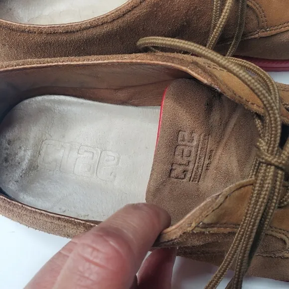 Clae Ellington Leather Sneaker Tan Red Soles Sz 9