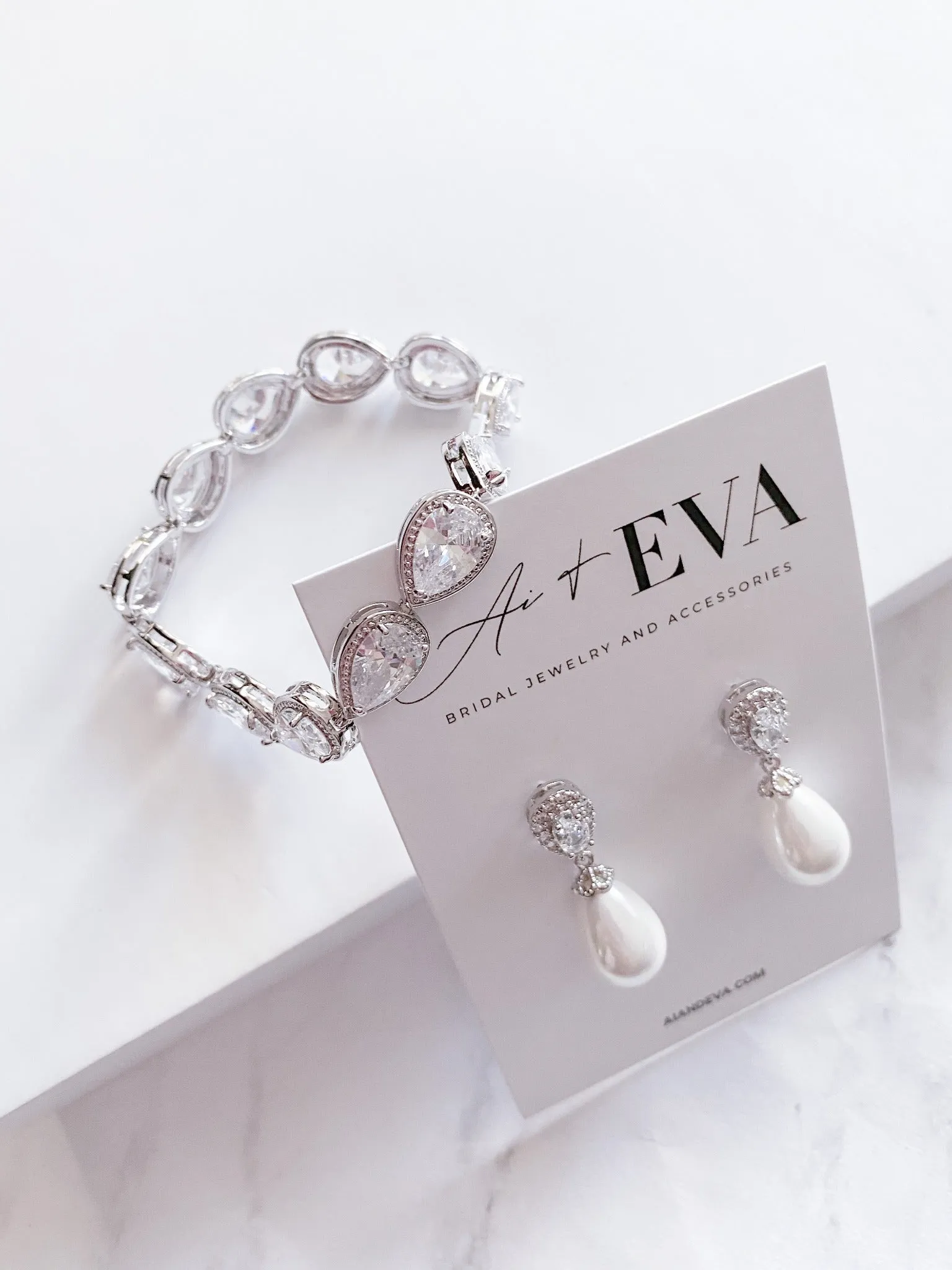 Dina Earrings Clip-ons