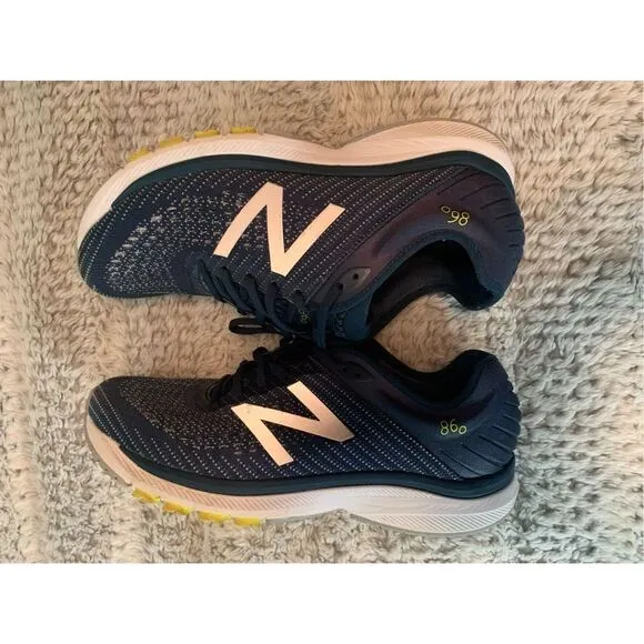 Men’s New Balance V .10