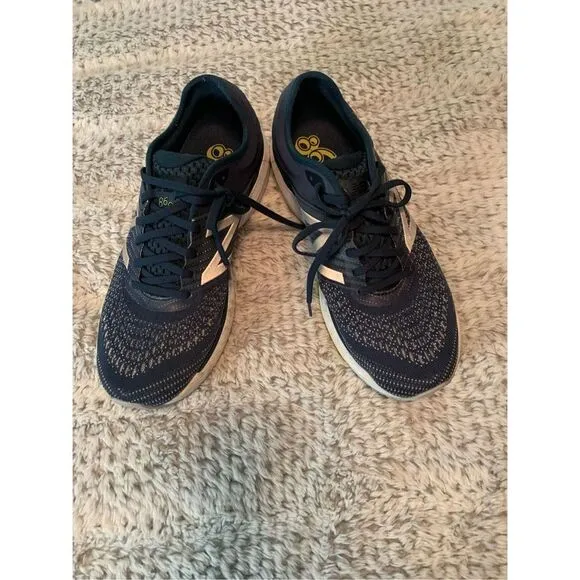 Men’s New Balance V .10