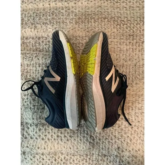 Men’s New Balance V .10