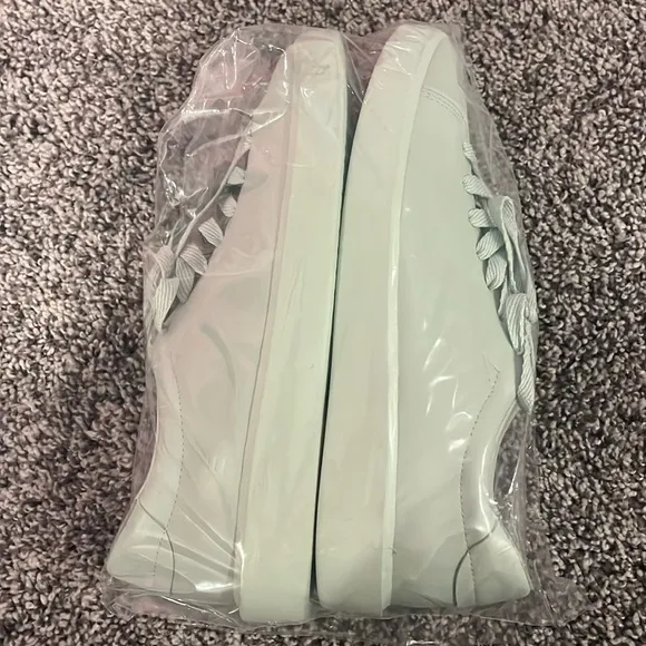 NEW Everlane releathered tennis shoes woman’s 6.5 lily green