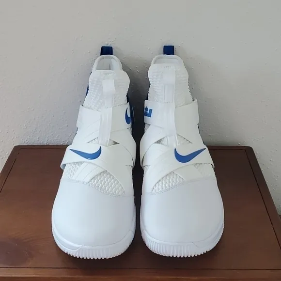 NIKE Zoom Hyperdunk Basketball Shoes