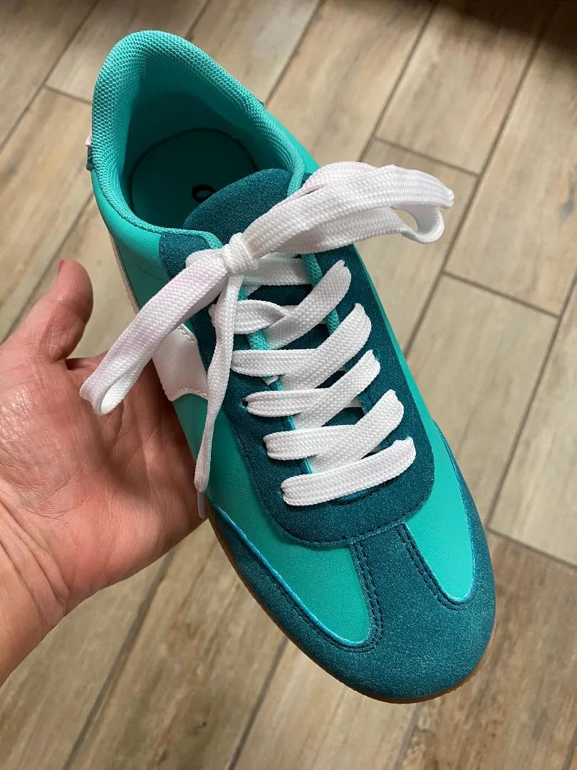 Outwoods Emerald Combo Sneakers